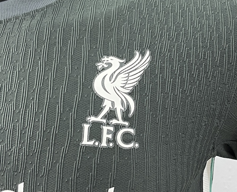 Liverpool Edición Especial Versión Jugador 2024/25 (Gris) 7