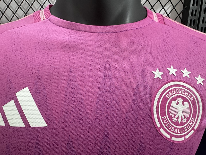 Alemania Visitante Versión Jugador 2024 (Morada, Manga Larga) 3