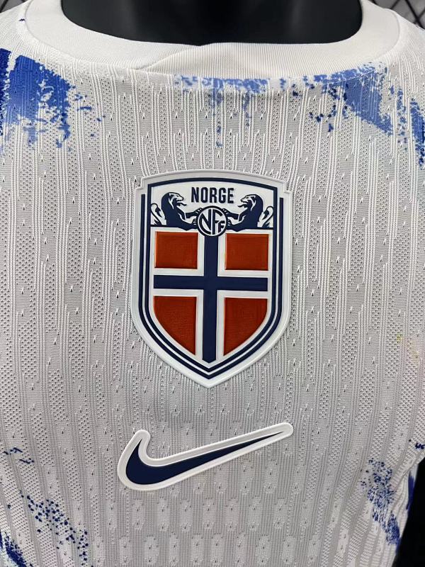 Noruega Visitante Versión Jugador 2024 (Blanca) 4