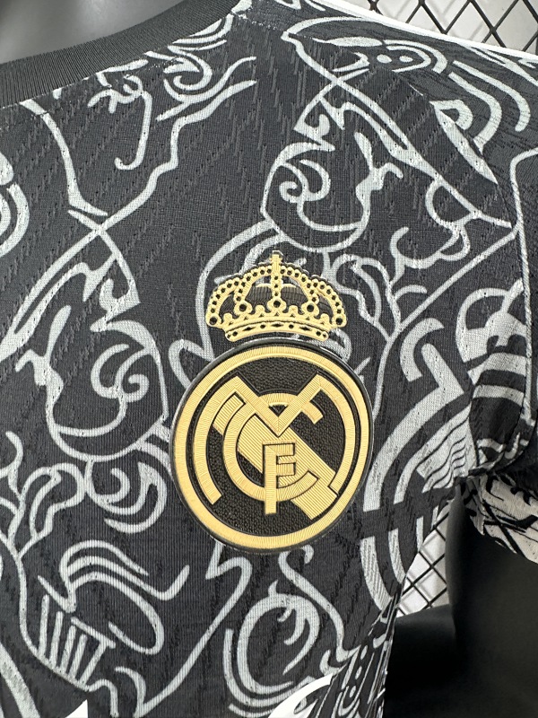 Real Madrid Edición Especial Diseño 8 Versión Jugador 2024/25 (Negra) 5
