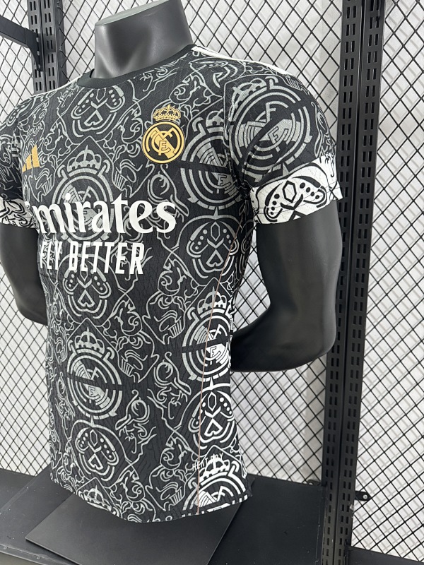 Real Madrid Edición Especial Diseño 8 Versión Jugador 2024/25 (Negra) 7
