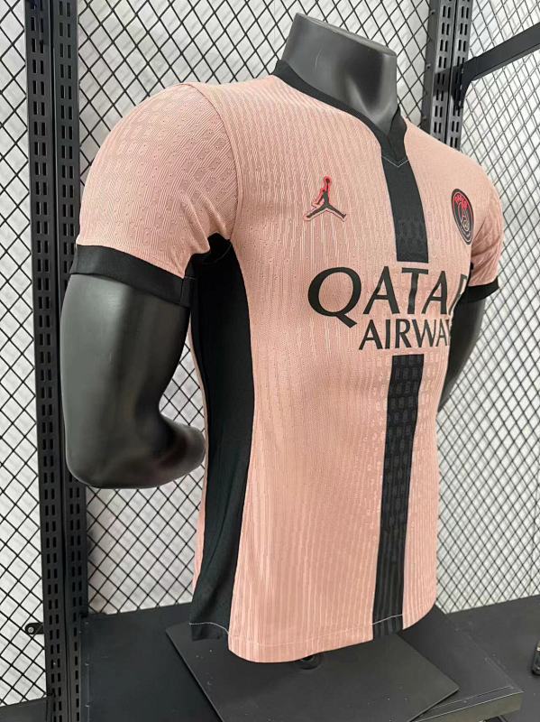 Paris Saint-Germain Tercera Versión Jugador 2024/25 (Rosa) 6