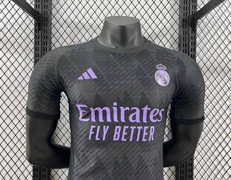 Real Madrid Edición Especial Diseño 4 Versión Jugador 2024/25 (Gris) 3