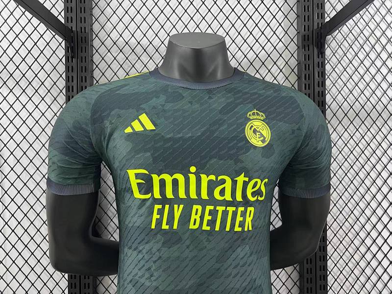 Real Madrid Edición Especial Diseño 3 Versión Jugador 2024/25 (Gris) 3