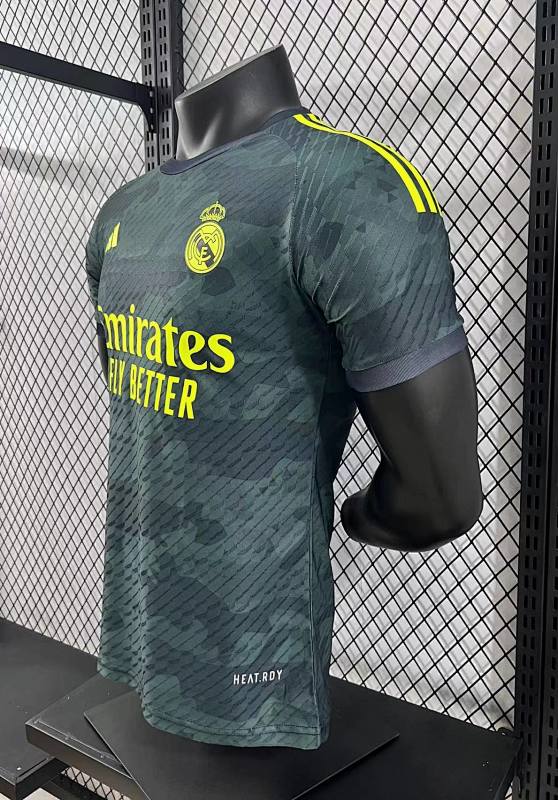Real Madrid Edición Especial Diseño 3 Versión Jugador 2024/25 (Gris) 7