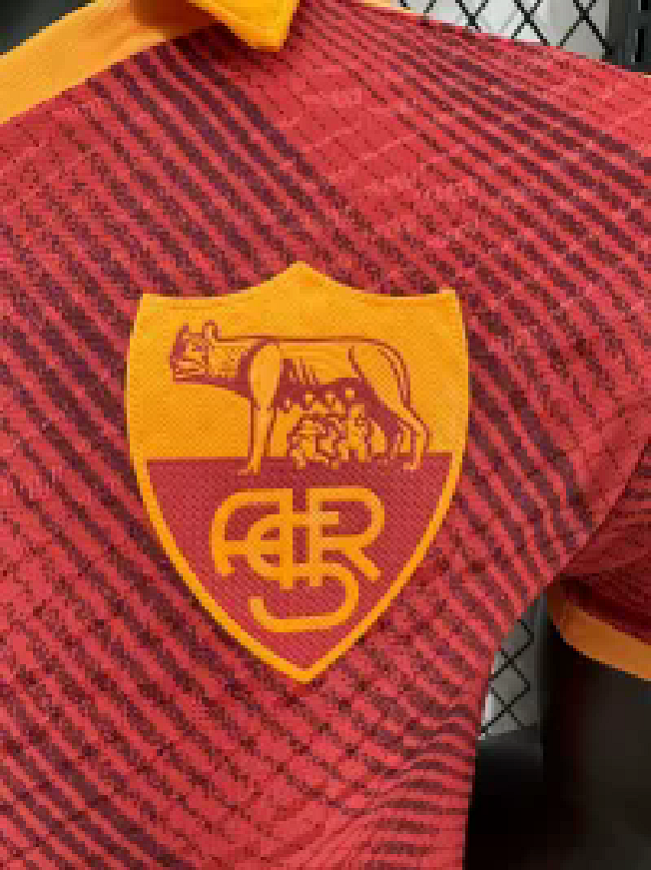 AS Roma Cuarta Versión Jugador 2024/25 (Roja) 5