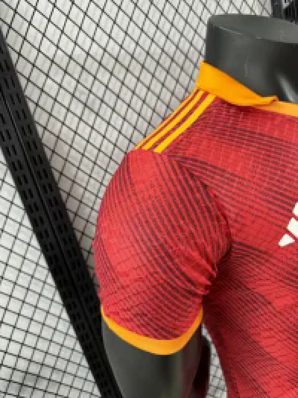 AS Roma Cuarta Versión Jugador 2024/25 (Roja) 8