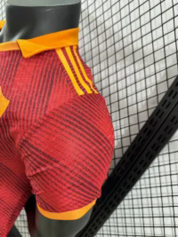 AS Roma Cuarta Versión Jugador 2024/25 (Roja) 9