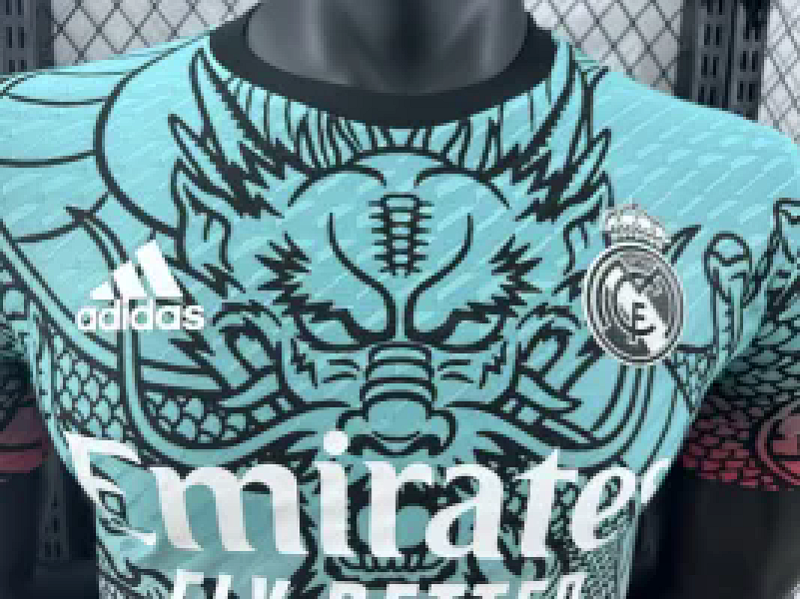 Real Madrid Edición Especial Versión Jugador 2024/25 (Verde) 3