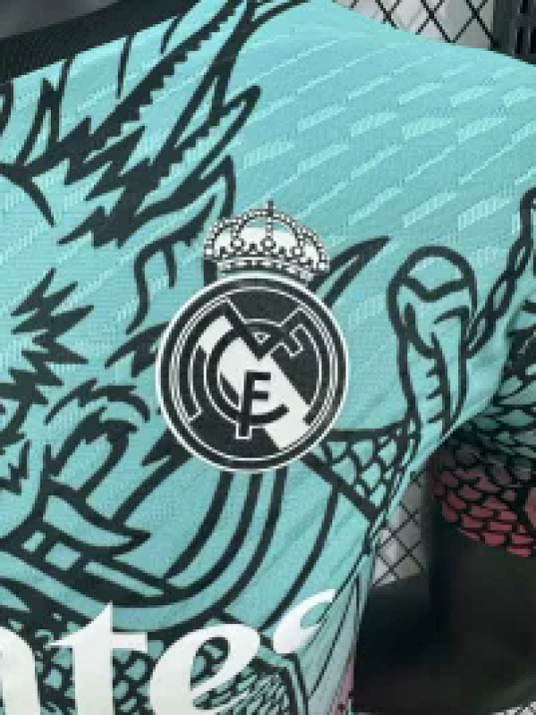 Real Madrid Edición Especial Versión Jugador 2024/25 (Verde) 5