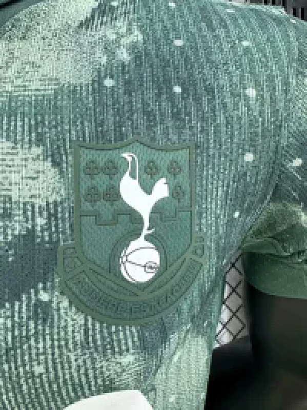 Tottenham Hotspur Tercera Versión Jugador 2024/25 (Verde) 5