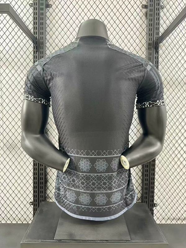 Real Madrid Edición Especial Diseño 2 Versión Jugador 2024/25 (Gris) 2