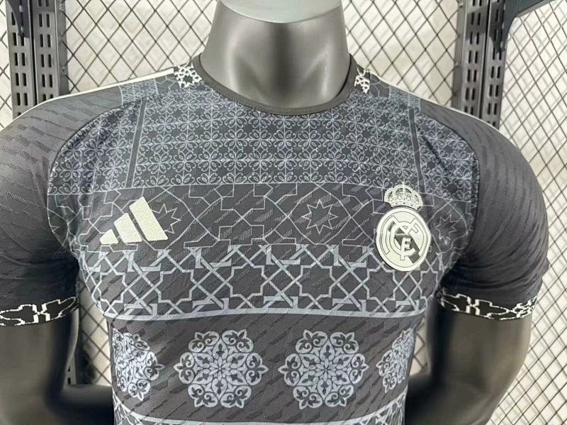 Real Madrid Edición Especial Diseño 2 Versión Jugador 2024/25 (Gris) 3
