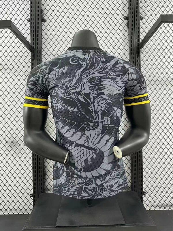 Real Madrid Edición Especial Versión Jugador 2024/25 (Gris) 2