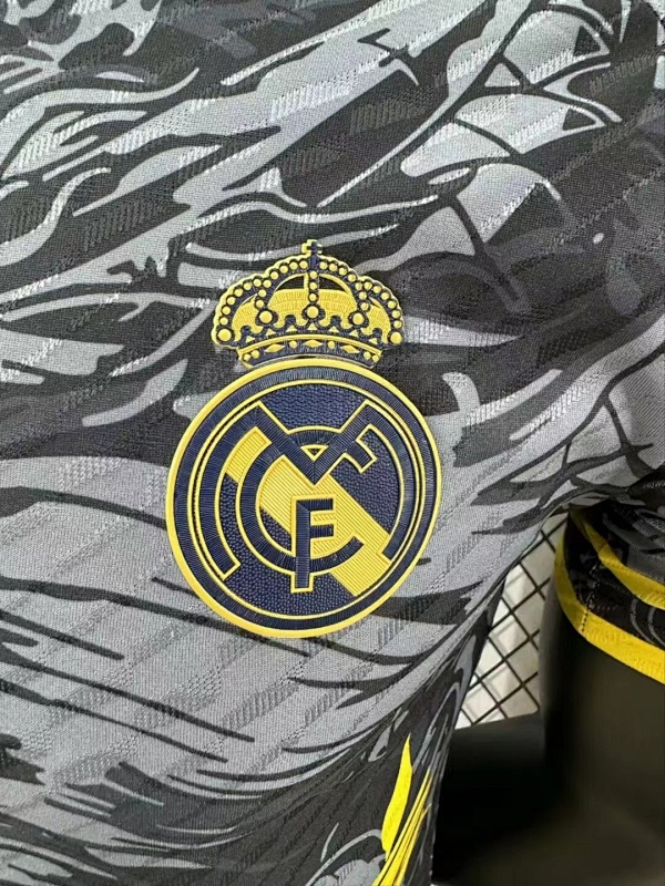 Real Madrid Edición Especial Versión Jugador 2024/25 (Gris) 5