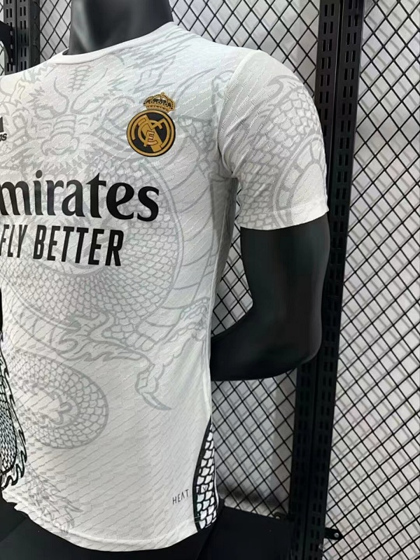 Real Madrid Edición Especial Diseño 4 Versión Jugador 2024/25 (Blanca) 3