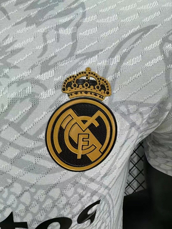 Real Madrid Edición Especial Diseño 4 Versión Jugador 2024/25 (Blanca) 8