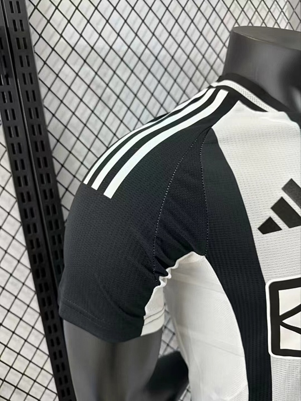 Newcastle United Local Versión Jugador 2024/25 (Blanca) 3