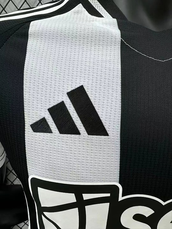 Newcastle United Local Versión Jugador 2024/25 (Blanca) 6