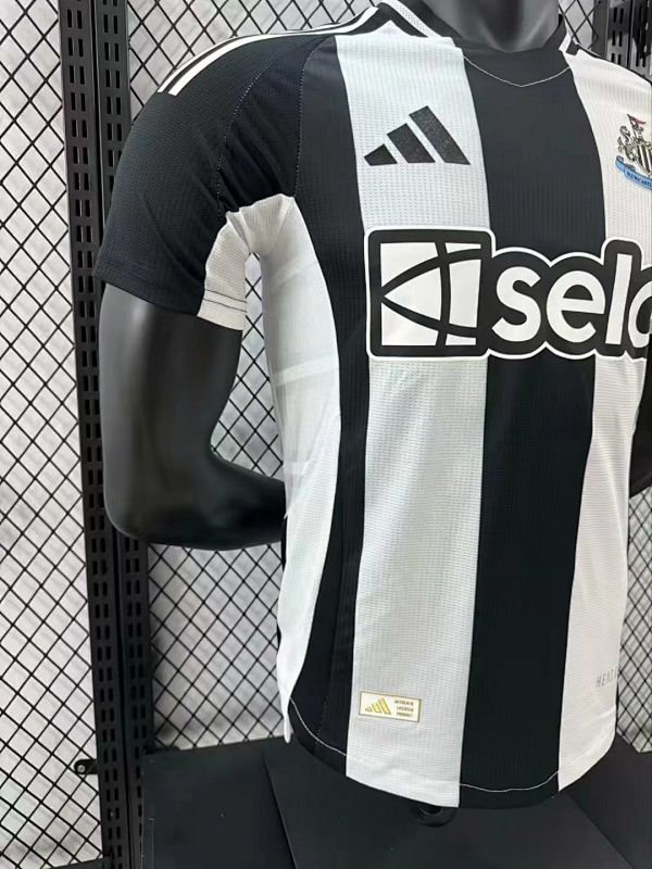 Newcastle United Local Versión Jugador 2024/25 (Blanca) 9