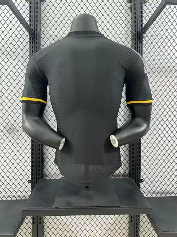 Real Madrid Edición Especial Diseño 6 Versión Jugador 2024/25 (Negra) 2