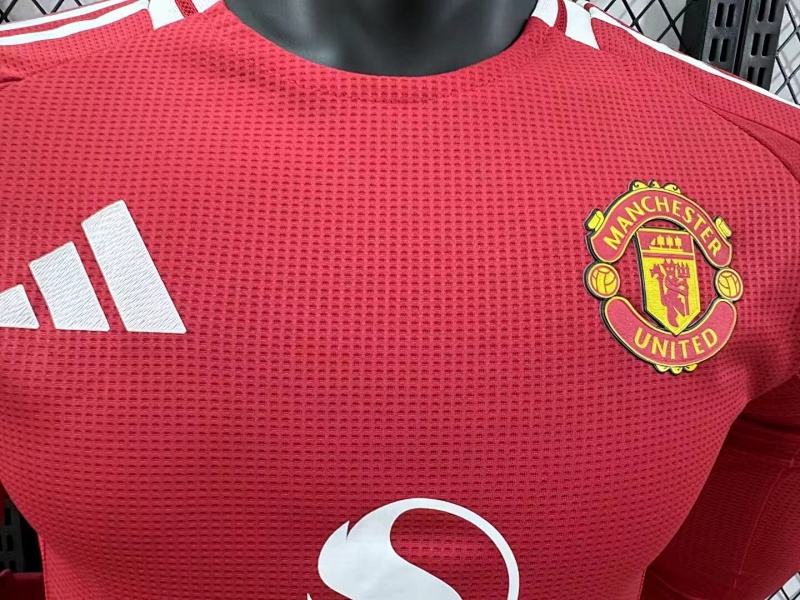 Manchester United Local Versión Jugador 2024/25 (Roja, Manga Larga) 3
