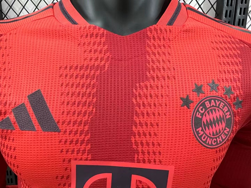 Bayern Munich Local Versión Jugador 2024/25 (Roja, Manga Larga) 3