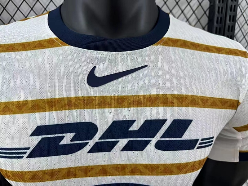 Pumas UNAM Local Versión Jugador 2024/25 (Blanca) 3