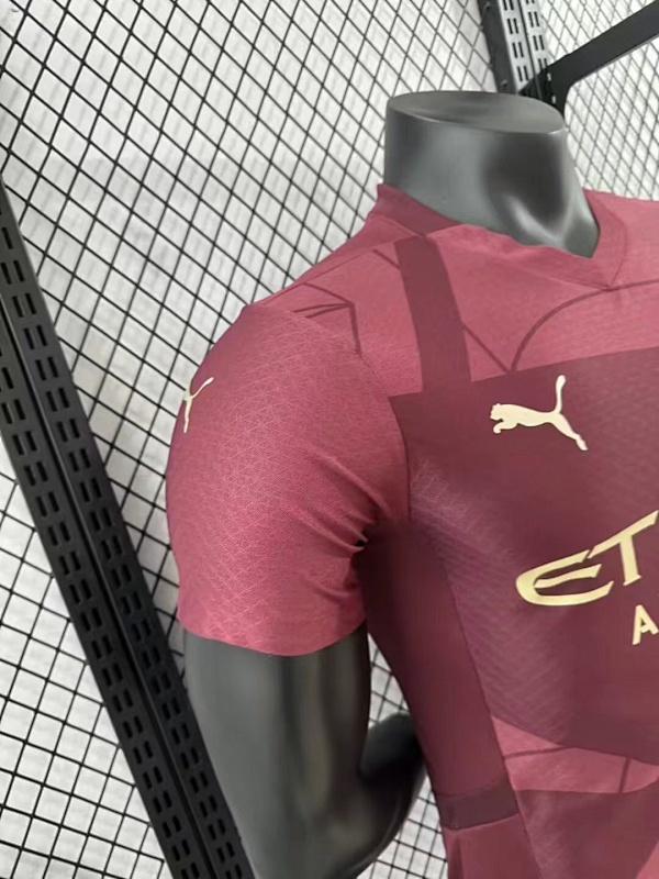 Manchester City Tercera Versión Jugador 2024/25 (Granate) 8