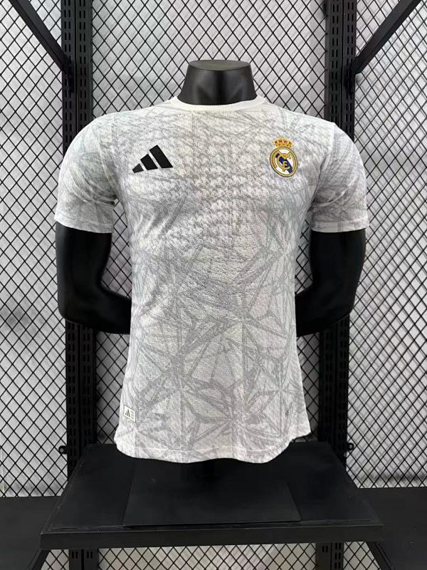 Real Madrid Edición Especial Diseño 3 Versión Jugador 2024/25 (Blanca)