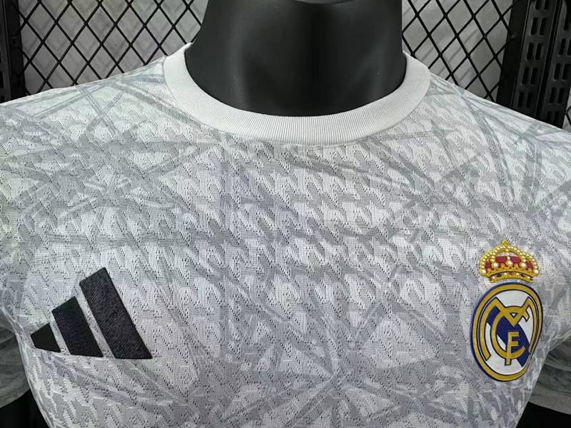 Real Madrid Edición Especial Diseño 3 Versión Jugador 2024/25 (Blanca) 3