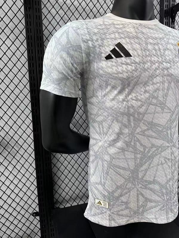 Real Madrid Edición Especial Diseño 3 Versión Jugador 2024/25 (Blanca) 6