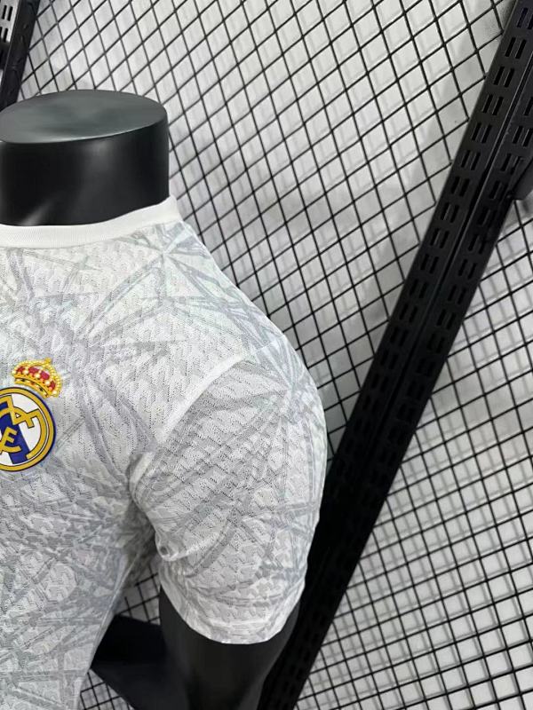 Real Madrid Edición Especial Diseño 3 Versión Jugador 2024/25 (Blanca) 9