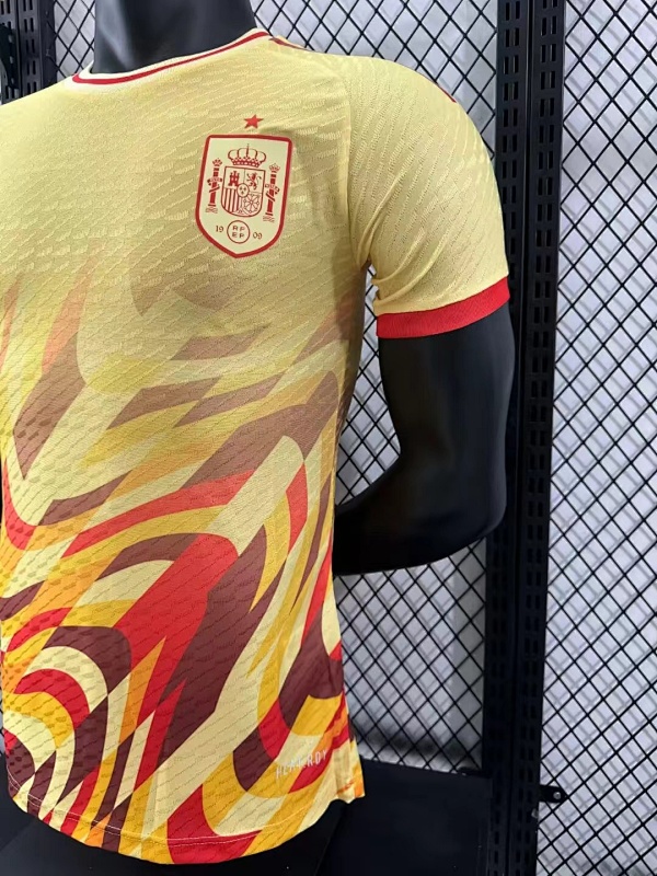España Edición Especial Versión Jugador 2024/25 (Amarilla) 7