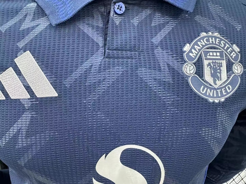 Manchester United Visitante Versión Jugador 2024/25 (Azul Marino, Manga Larga) 3