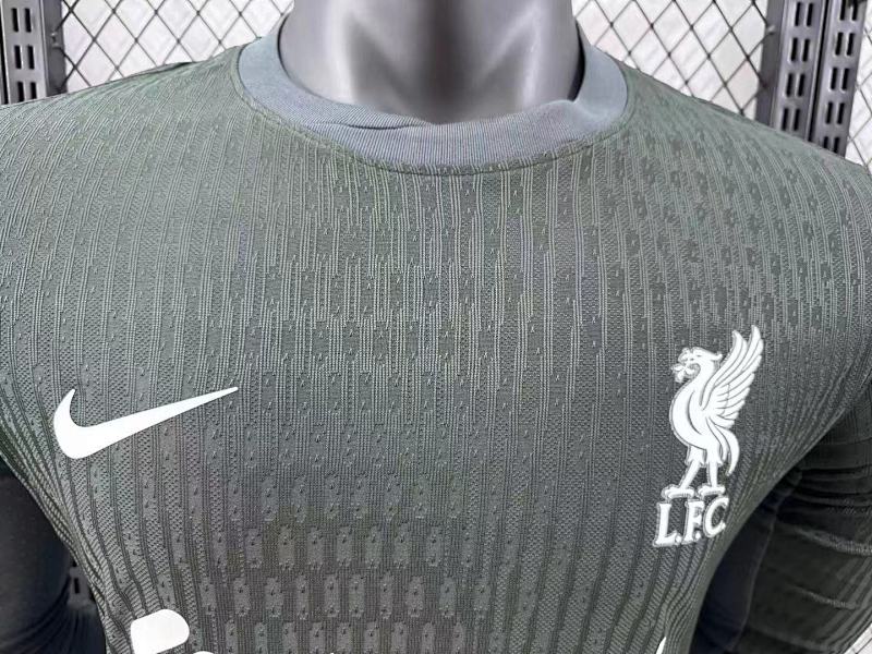 Liverpool Local Versión Jugador 2024/25 (Negra, Manga Larga) 3