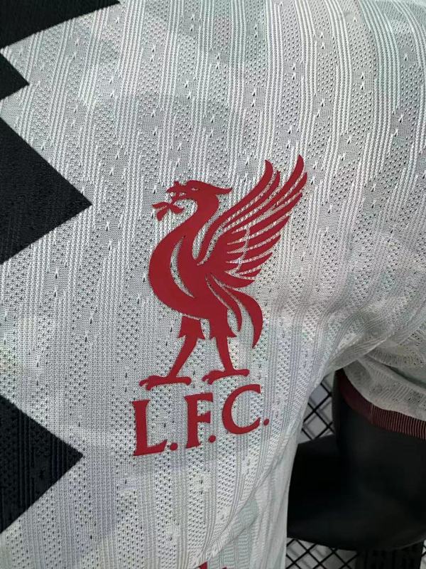 Liverpool Edición Especial Diseño 2 Versión Jugador 2024/25 (Roja) 5