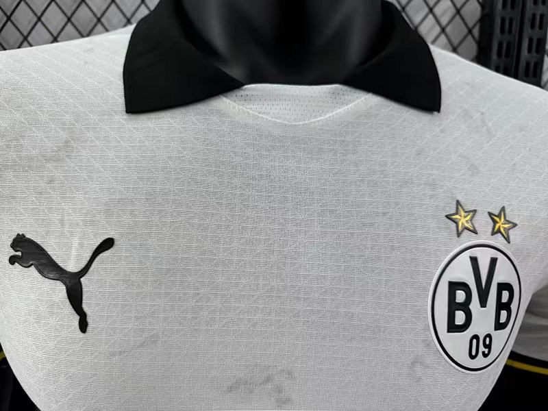 Borussia Dortmund Tercera Versión Jugador 2024/25 (Blanca) 3