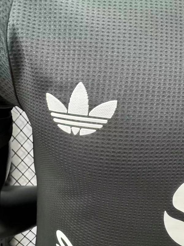 Manchester United Portero Versión Jugador 2024/25 (Negra) 4