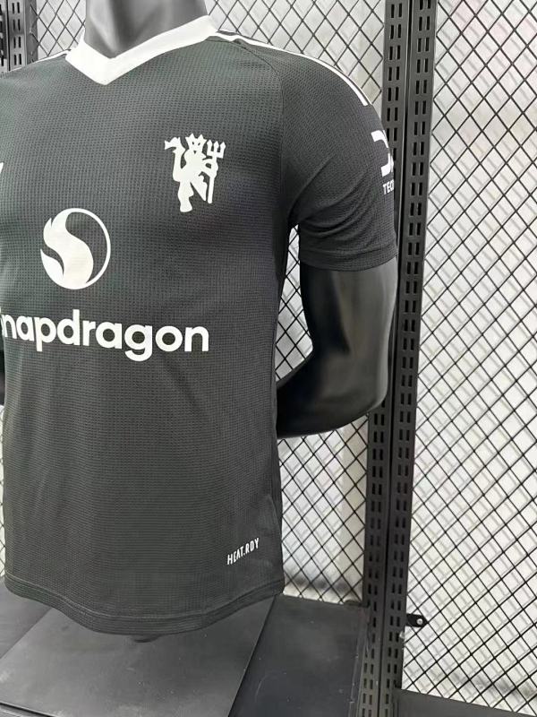 Manchester United Portero Versión Jugador 2024/25 (Negra) 7