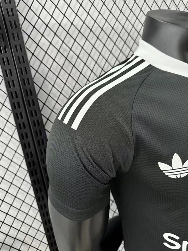 Manchester United Portero Versión Jugador 2024/25 (Negra) 8