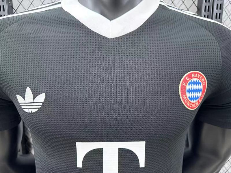 Bayern Munich Portero Versión Jugador 2024/25 (Negra) 3
