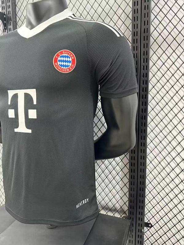 Bayern Munich Portero Versión Jugador 2024/25 (Negra) 7