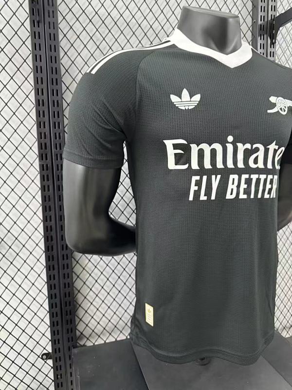 Arsenal Portero Versión Jugador 2024/25 (Negra) 6