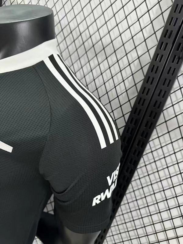 Arsenal Portero Versión Jugador 2024/25 (Negra) 9