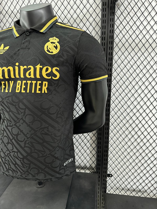 Real Madrid Edición Especial Diseño 4 Versión Jugador 2024/25 (Negra) 7