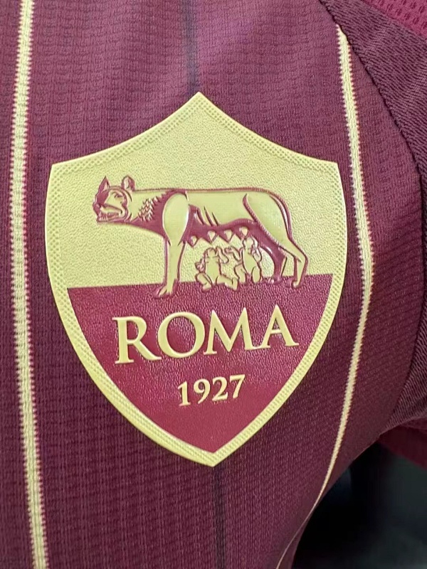 AS Roma Local Versión Jugador 2024/25 (Granate) 4