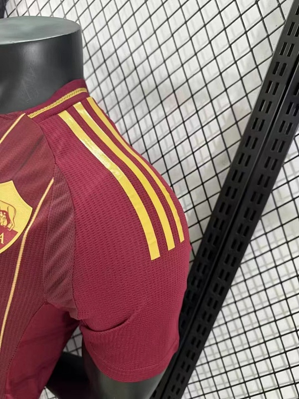 AS Roma Local Versión Jugador 2024/25 (Granate) 9