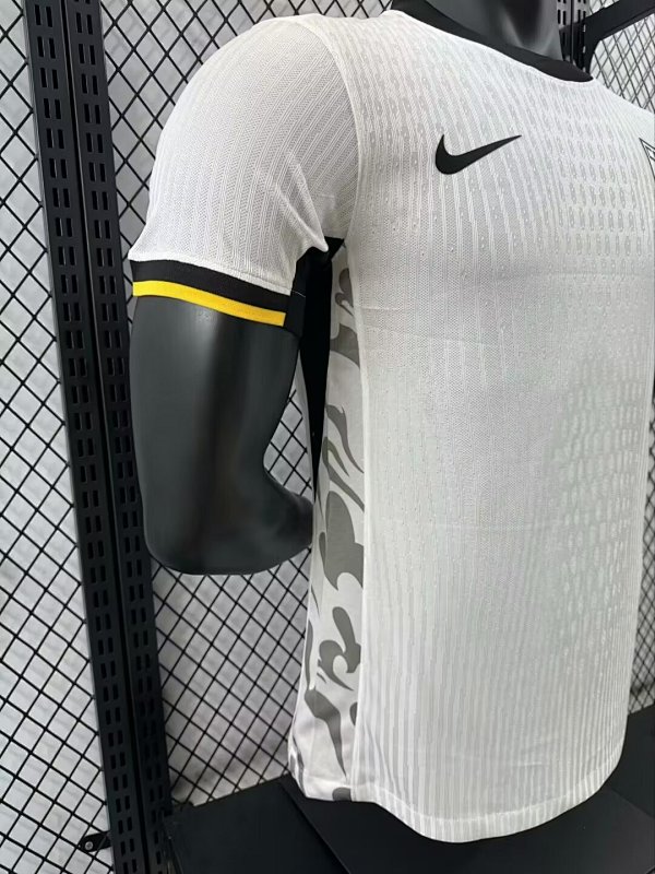 China Visitante Versión Jugador 2024 (Blanca) 6