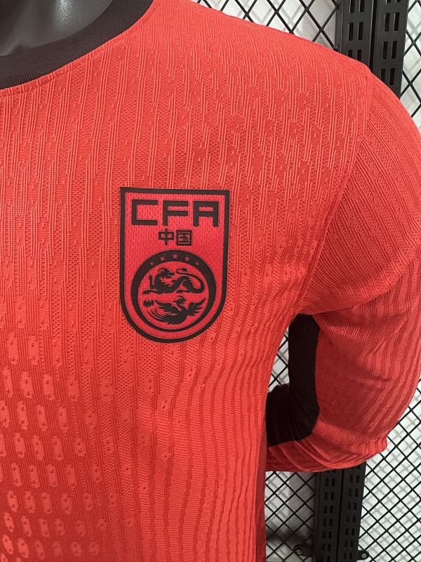 China Local Versión Jugador 2024 (Roja, Manga Larga) 5